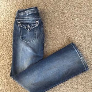Nice Women’s low rise Miss Me jeans!
